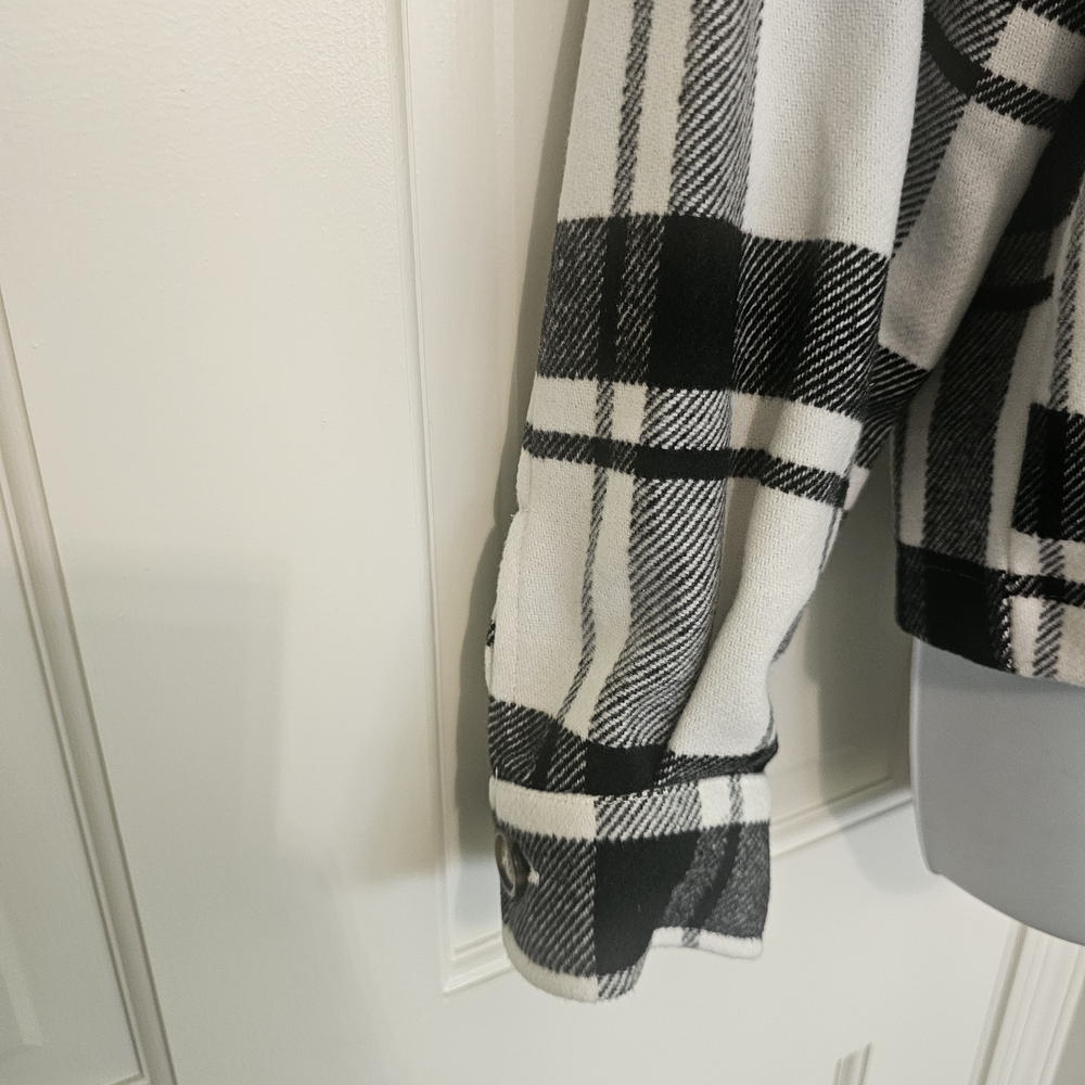 Love Tree Monochrome Plaid Jacket - Picture 3 of 5
